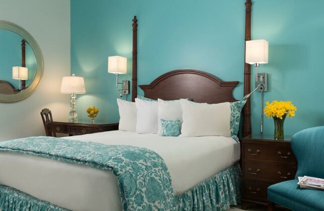 Petite Queen room