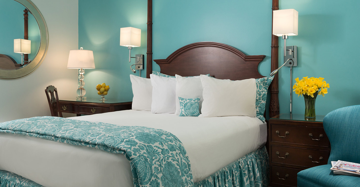 Saratoga Springs Hotel Petite Queen room