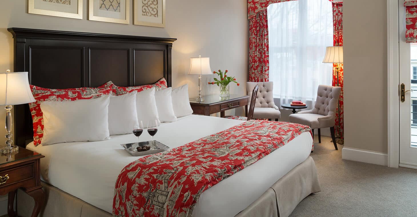 Saratoga Arms Luxury Hotel - King room