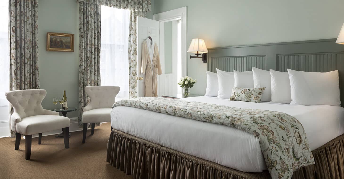 A luxurious room at Saratoga Arms, your downtown Saratoga Springs hotel